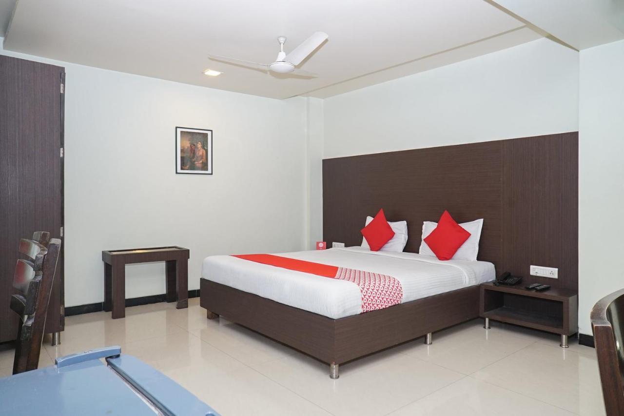 Oyo 10329 Ivy 3* Pune